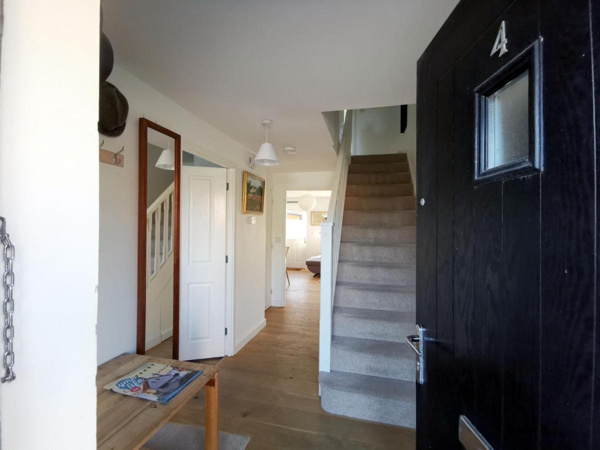 2 Bedroom House With Free Parking 라임레지스 외부 사진